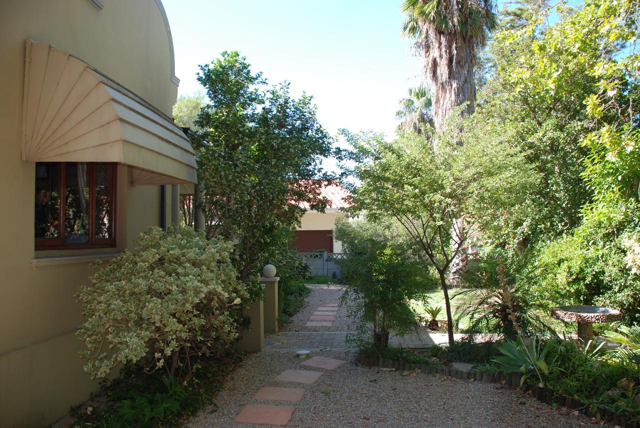 Bed and Breakfast 86 On Langenhoven Bed & Breakfast Oudtshoorn Exterior foto